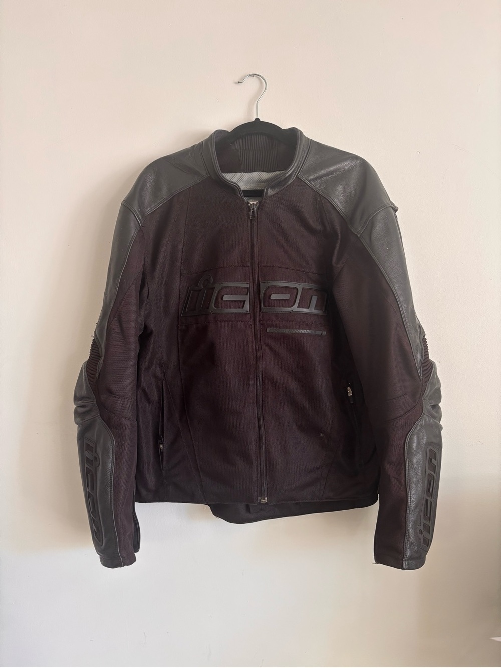 ICON Men's Black Motorcycle Jacket size Large